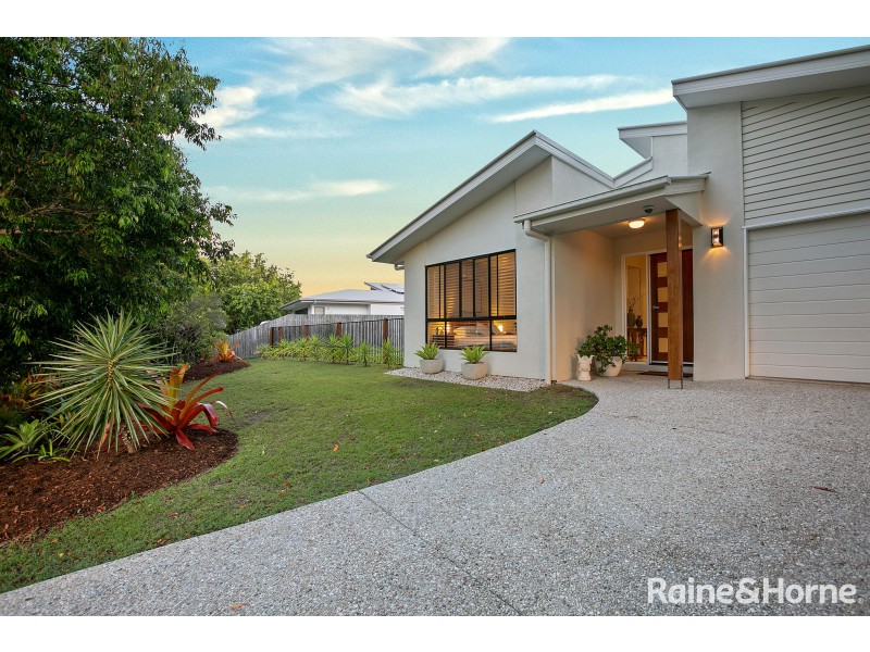 2 CREEKSIDE ESPLANADE, Cooloola Cove QLD 4580