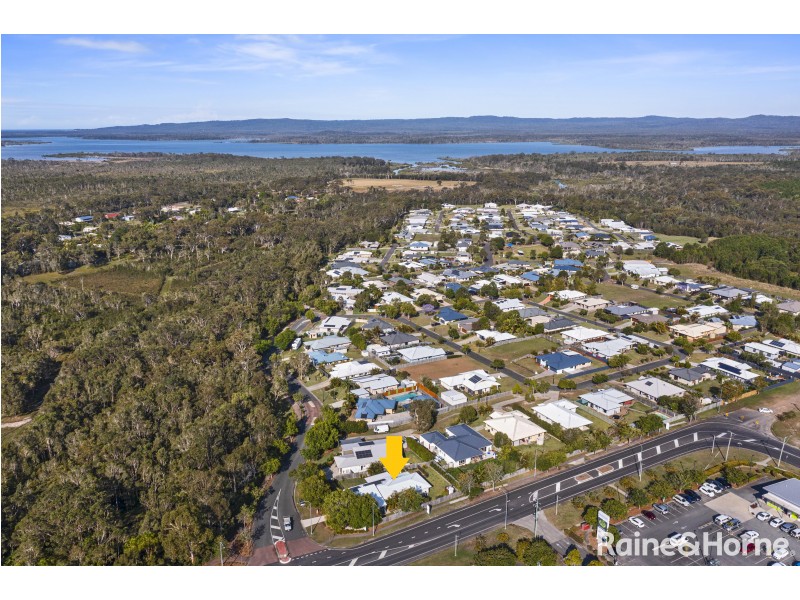 2 CREEKSIDE ESPLANADE, Cooloola Cove QLD 4580