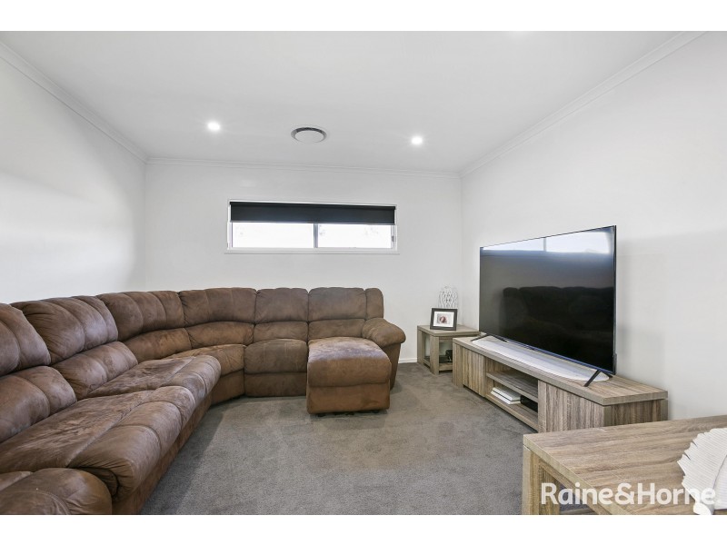 12 Evelyn Road, Southside QLD 4570