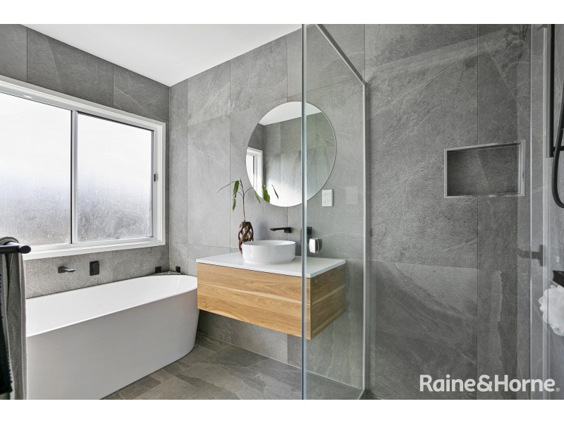 12 Evelyn Road, Southside QLD 4570
