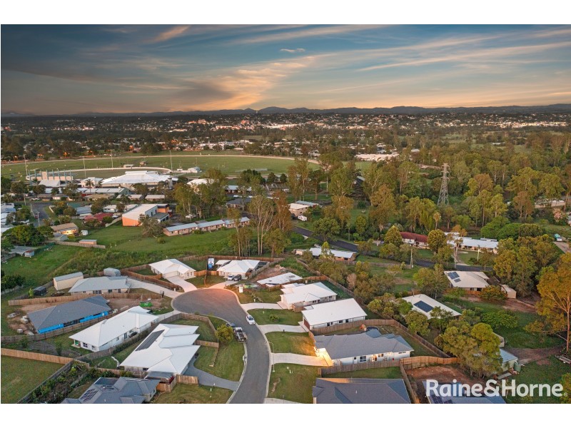 12 Evelyn Road, Southside QLD 4570