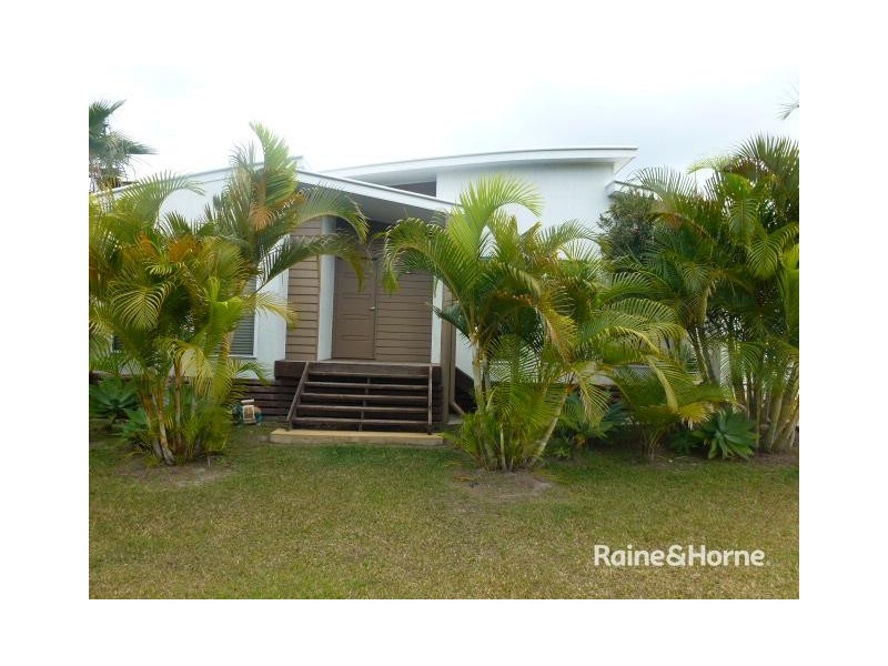 16 Fyshburn Drive, Cooloola Cove QLD 4580