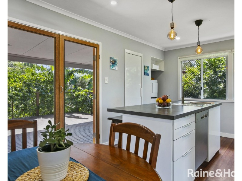 11 Tailor Street, Tin Can Bay QLD 4580