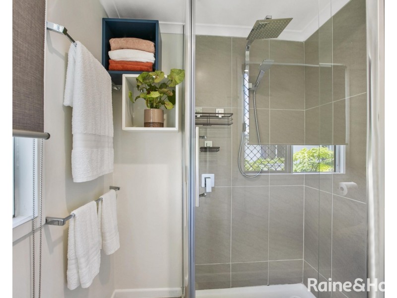 11 Tailor Street, Tin Can Bay QLD 4580