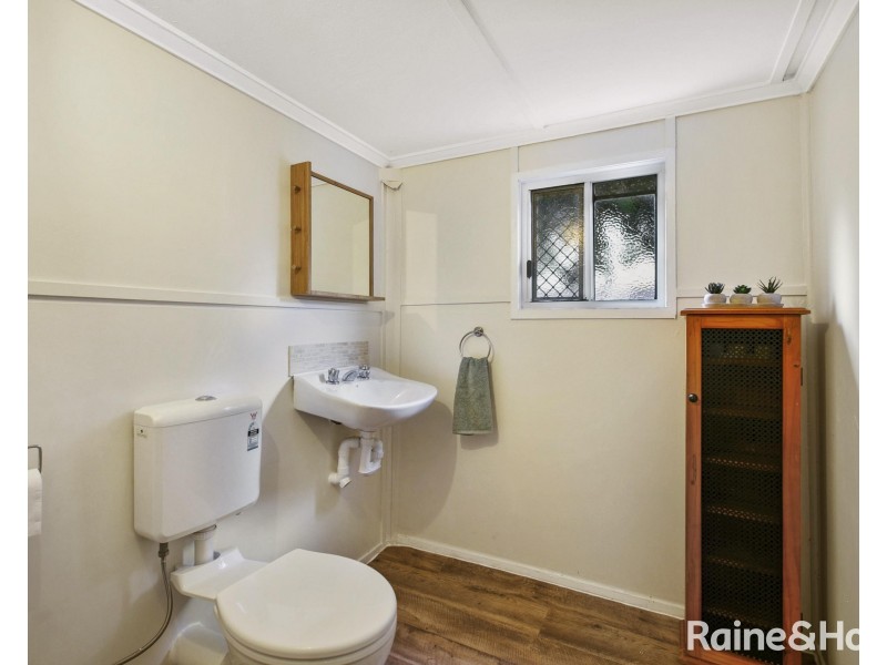 11 Tailor Street, Tin Can Bay QLD 4580