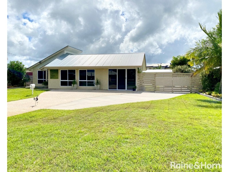 31 Canberra Ave, Cooloola Cove QLD 4580