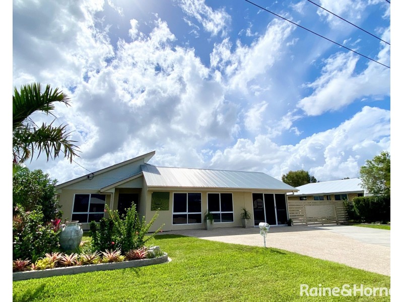 31 Canberra Ave, Cooloola Cove QLD 4580