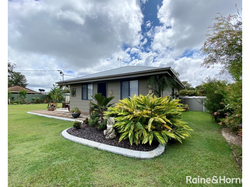 4 Ark Royal Drive, Cooloola Cove QLD 4580
