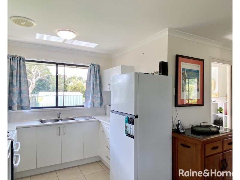4 Ark Royal Drive, Cooloola Cove QLD 4580