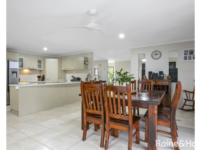 30 Creekside ESP, Cooloola Cove QLD 4580