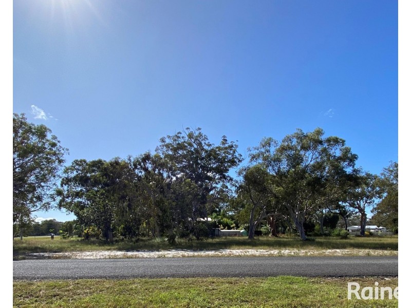 1 Waratah Drive, Cooloola Cove QLD 4580