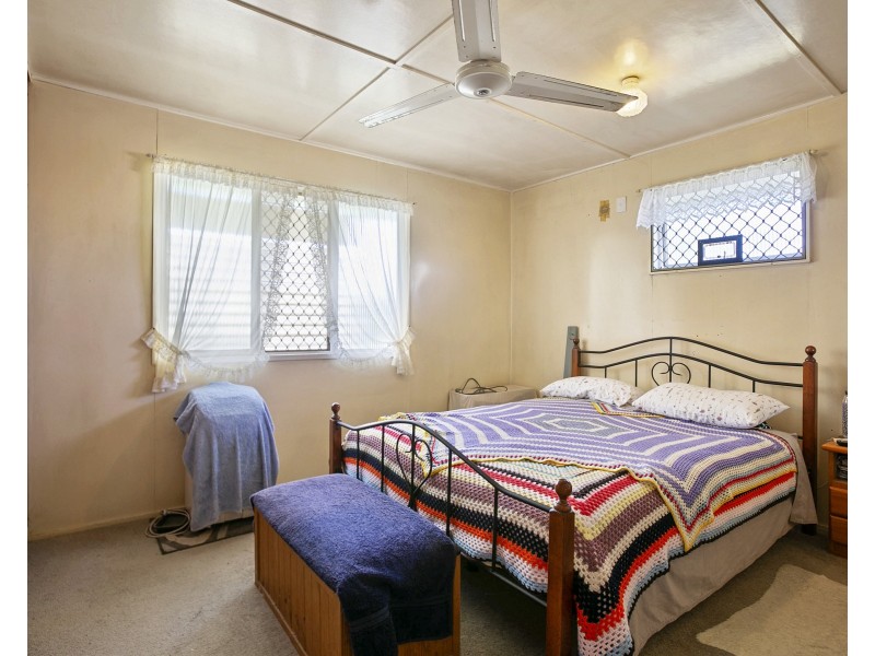 30 Tailor Street, Tin Can Bay QLD 4580