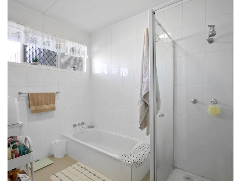 30 Tailor Street, Tin Can Bay QLD 4580