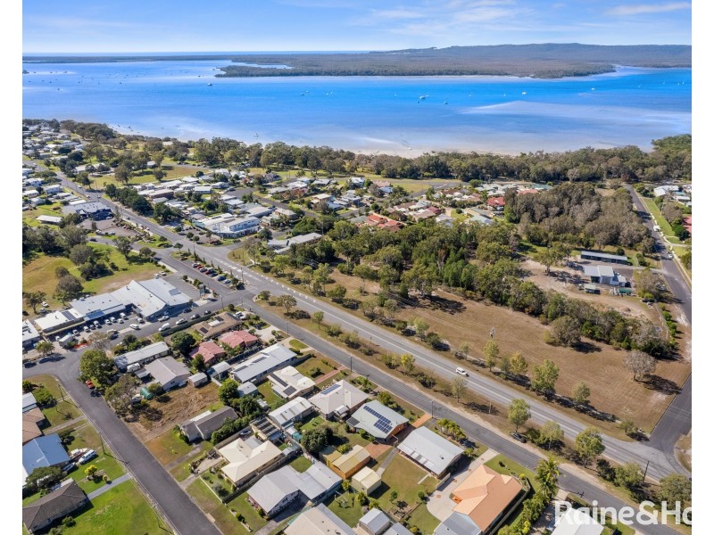 72 Gympie Road, Tin Can Bay QLD 4580