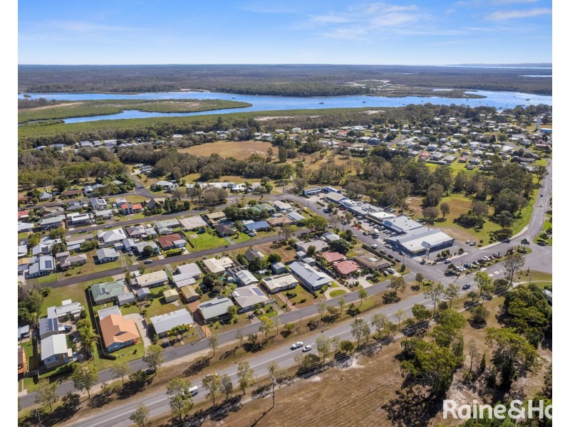 72 Gympie Road, Tin Can Bay QLD 4580