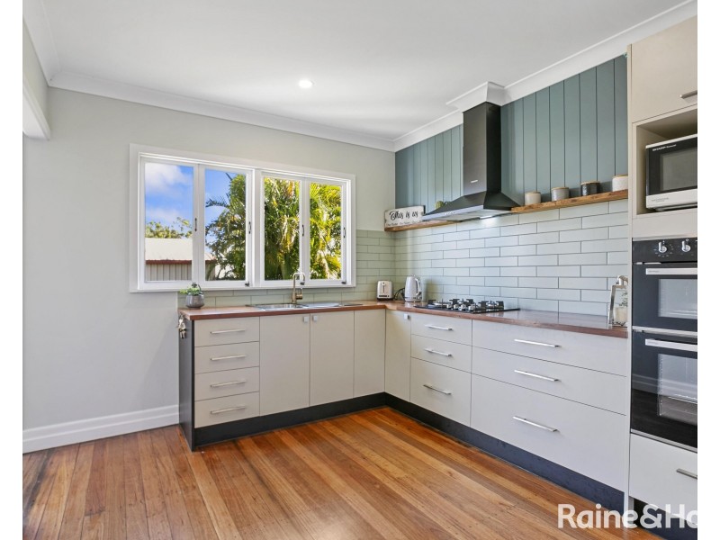 21 Ark Royal Drive, Cooloola Cove QLD 4580