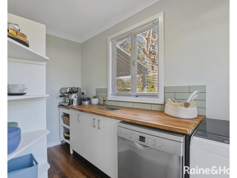 21 Ark Royal Drive, Cooloola Cove QLD 4580