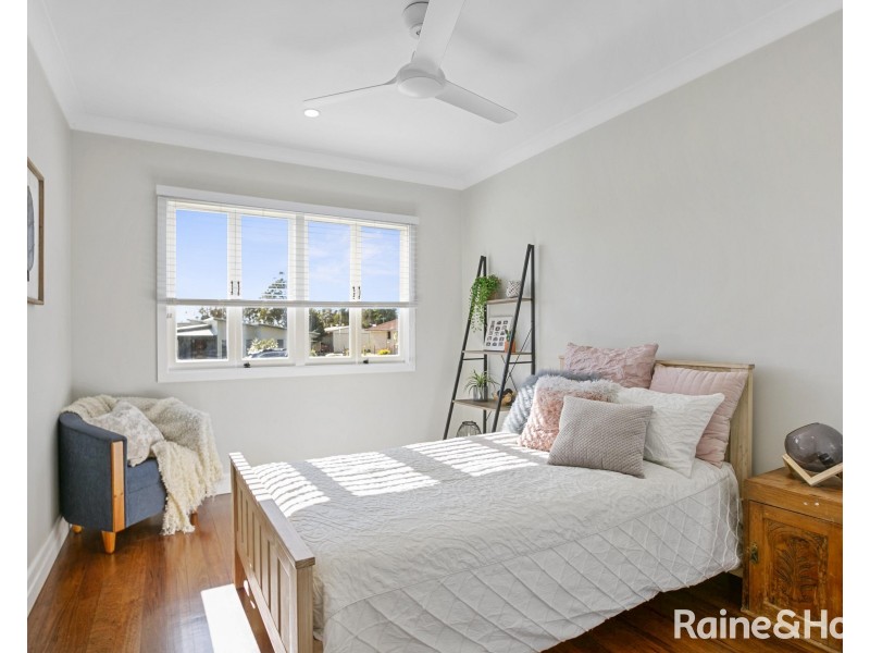 21 Ark Royal Drive, Cooloola Cove QLD 4580