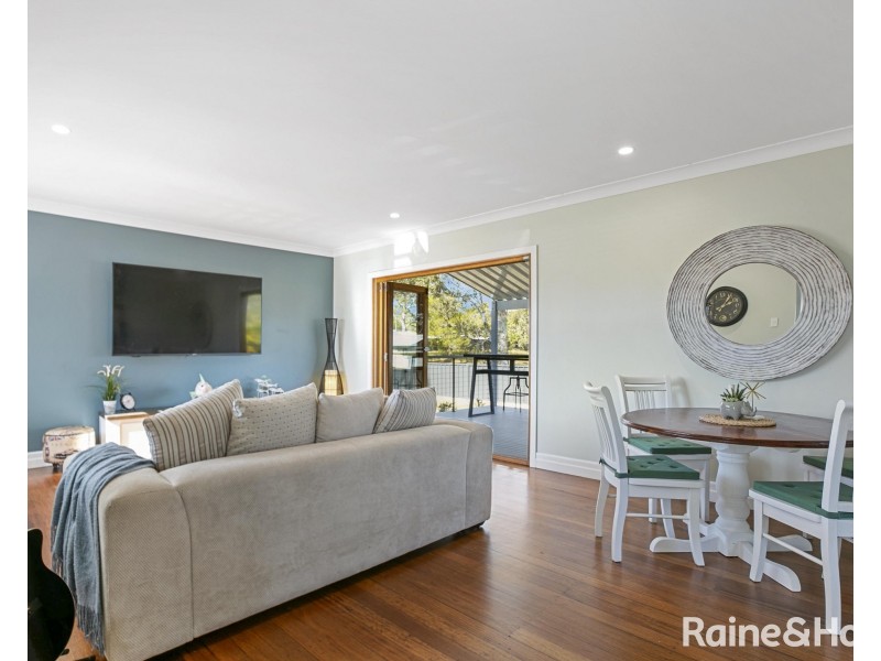 21 Ark Royal Drive, Cooloola Cove QLD 4580