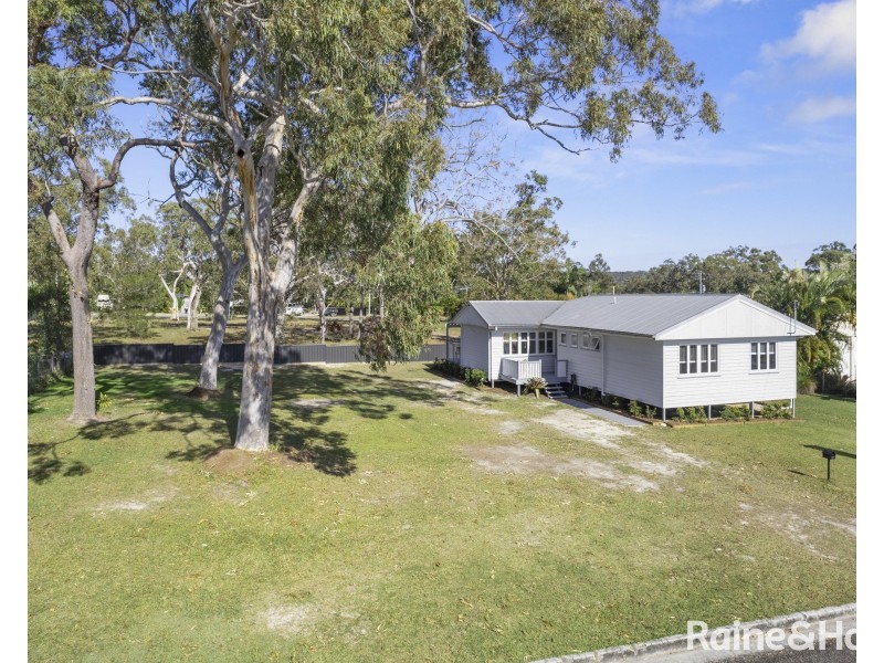 21 Ark Royal Drive, Cooloola Cove QLD 4580