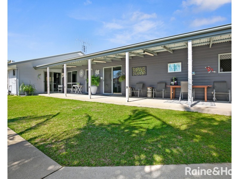 64 Gympie Road, Tin Can Bay QLD 4580