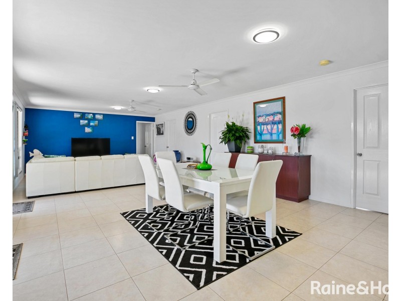 64 Gympie Road, Tin Can Bay QLD 4580
