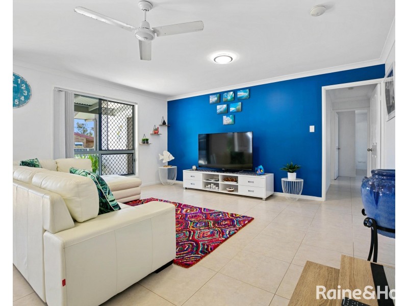 64 Gympie Road, Tin Can Bay QLD 4580