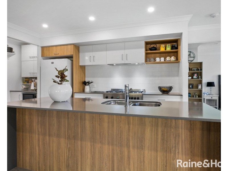 8 Habitat Circuit, Cooloola Cove QLD 4580