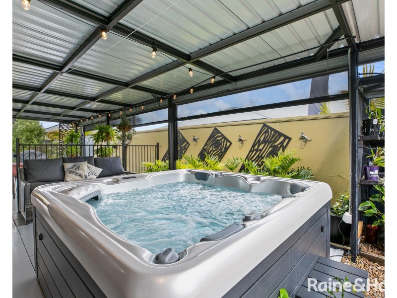8 Habitat Circuit, Cooloola Cove QLD 4580