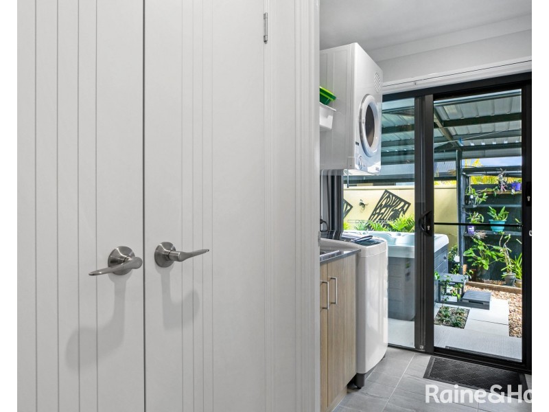 8 Habitat Circuit, Cooloola Cove QLD 4580