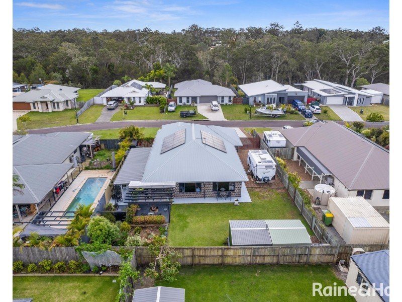 8 Habitat Circuit, Cooloola Cove QLD 4580