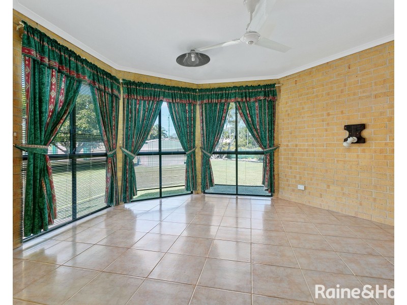 2 Golden Hind Avenue, Cooloola Cove QLD 4580