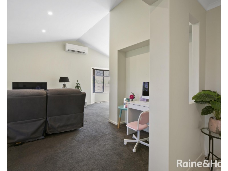 4 Canberra Avenue, Cooloola Cove QLD 4580