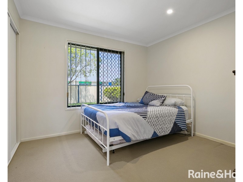 4 Canberra Avenue, Cooloola Cove QLD 4580