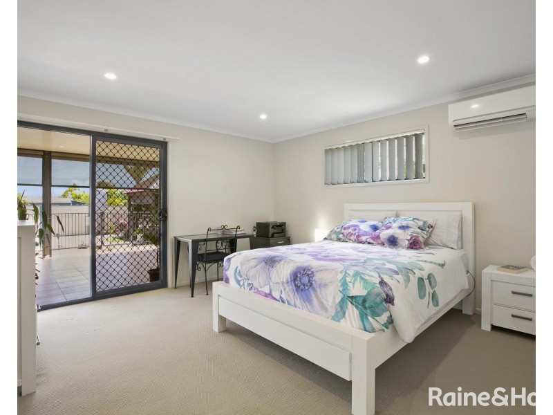 4 Canberra Avenue, Cooloola Cove QLD 4580