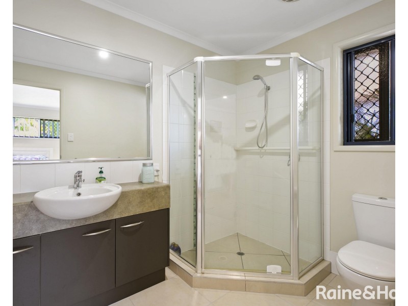 4 Canberra Avenue, Cooloola Cove QLD 4580