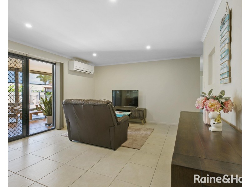 4 Canberra Avenue, Cooloola Cove QLD 4580