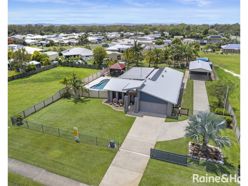 4 Canberra Avenue, Cooloola Cove QLD 4580