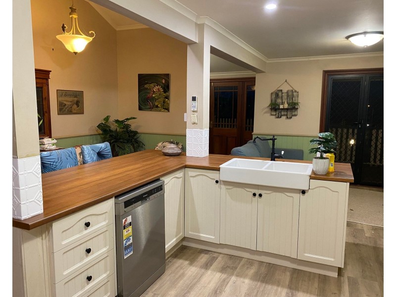 8 Normanby Hill Road, Southside QLD 4570