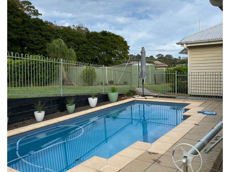 8 Normanby Hill Road, Southside QLD 4570