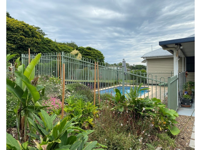 8 Normanby Hill Road, Southside QLD 4570