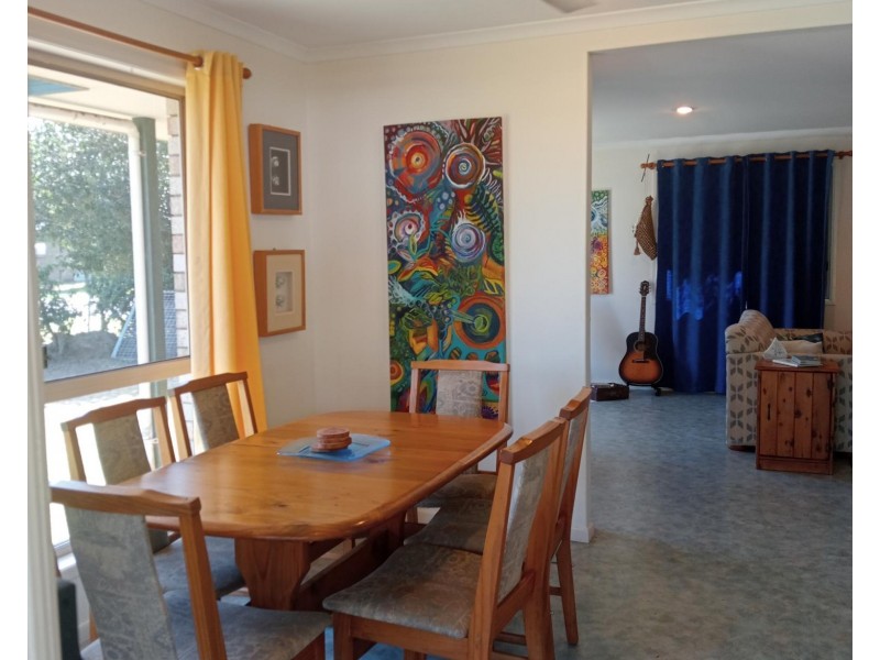 8 Boronia Drive, Tinnanbar QLD 4650