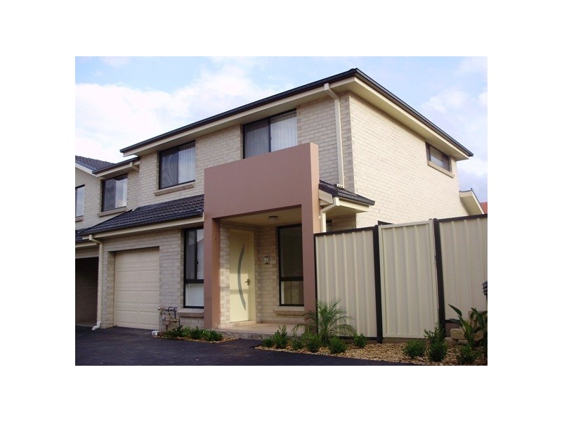 1/10 Lighthorse Pde, Holsworthy NSW 2173