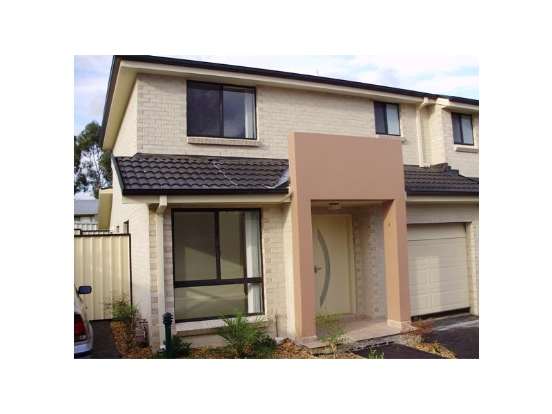 4/10 Lighthorse Pde, Holsworthy NSW 2173