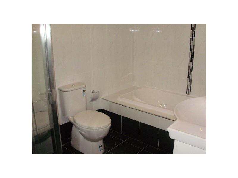 4/10 Lighthorse Pde, Holsworthy NSW 2173