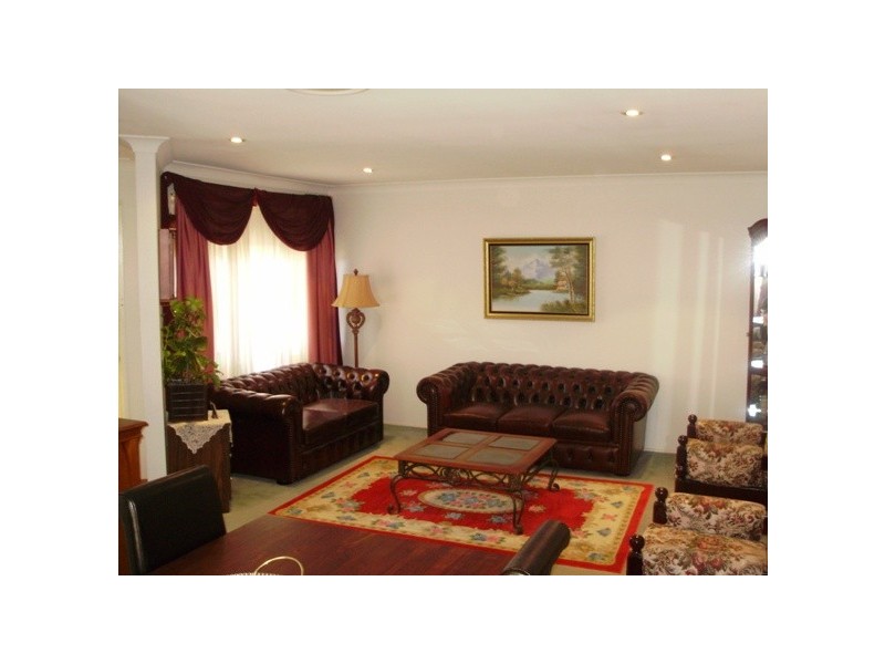 Wattle Grove NSW 2173