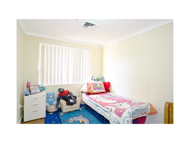 20 Currawong St, Green Valley NSW 2168