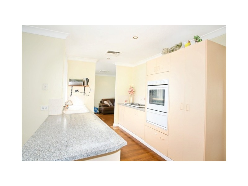 20 Currawong St, Green Valley NSW 2168