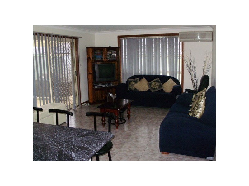 102 Tamworth Cres, Hoxton Park NSW 2171