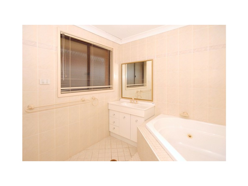 6 Kano Cls, Bonnyrigg NSW 2177